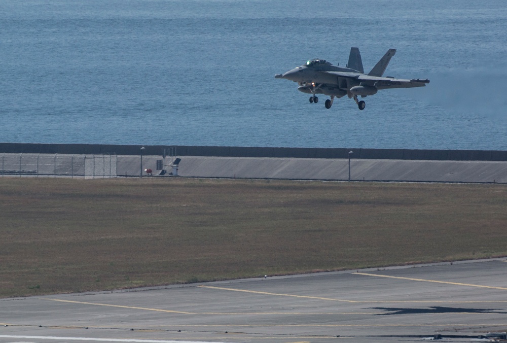 Growlers visit MCAS Iwakuni