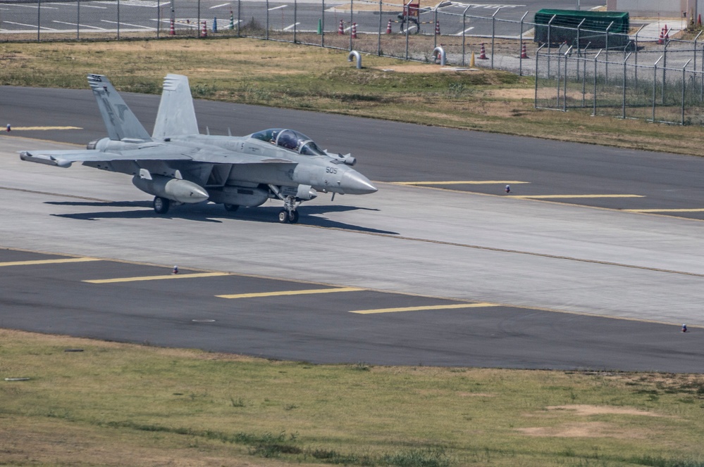 Growlers visit MCAS Iwakuni