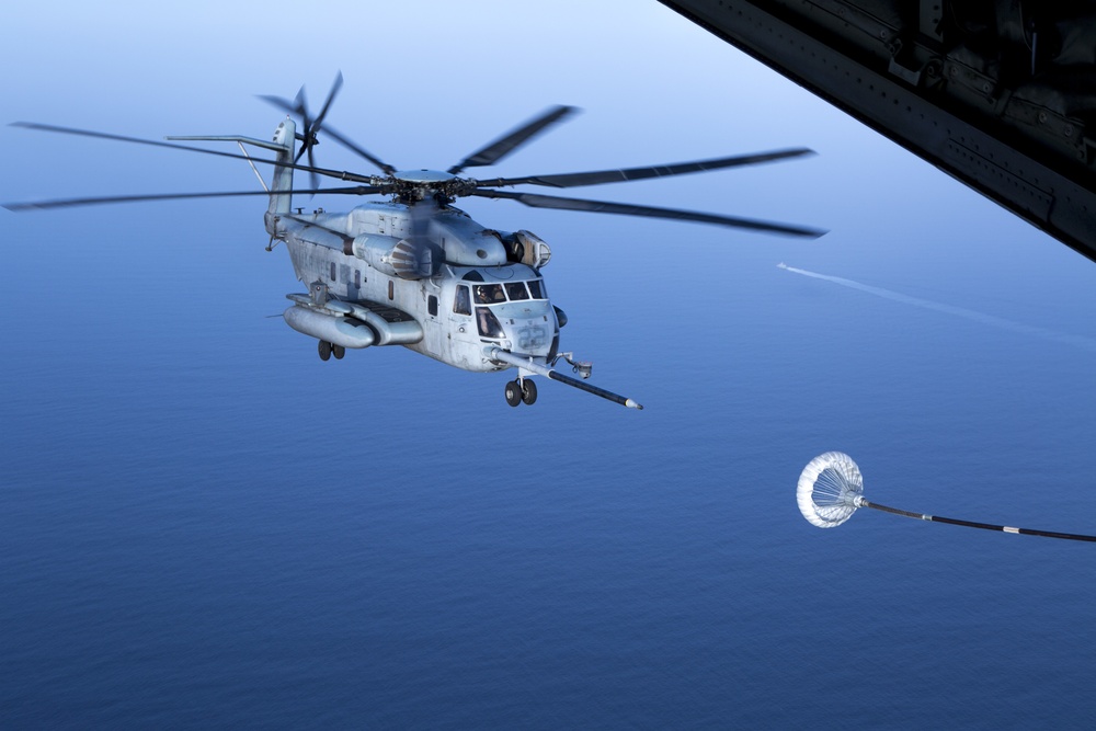 CentCom SPMAGTF refuels 22nd MEU