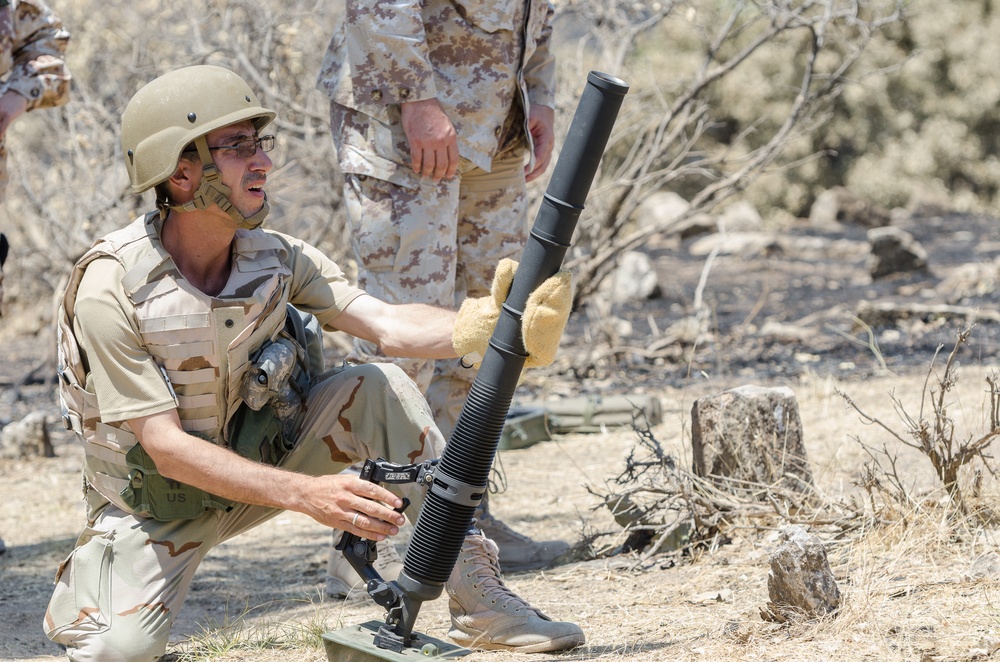 Italians train Peshmerga on 60mm mortars