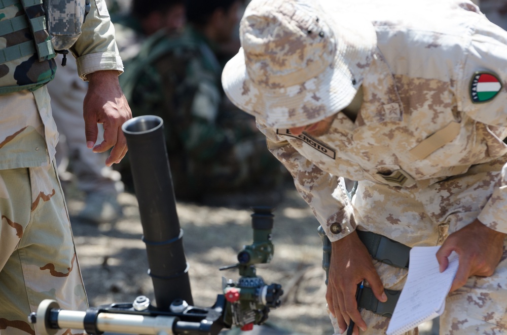 Italians train Peshmerga on 60mm mortars