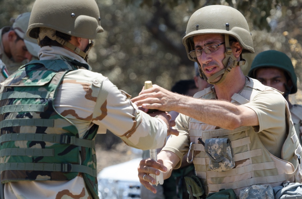 Italians train Peshmerga on 60mm mortars