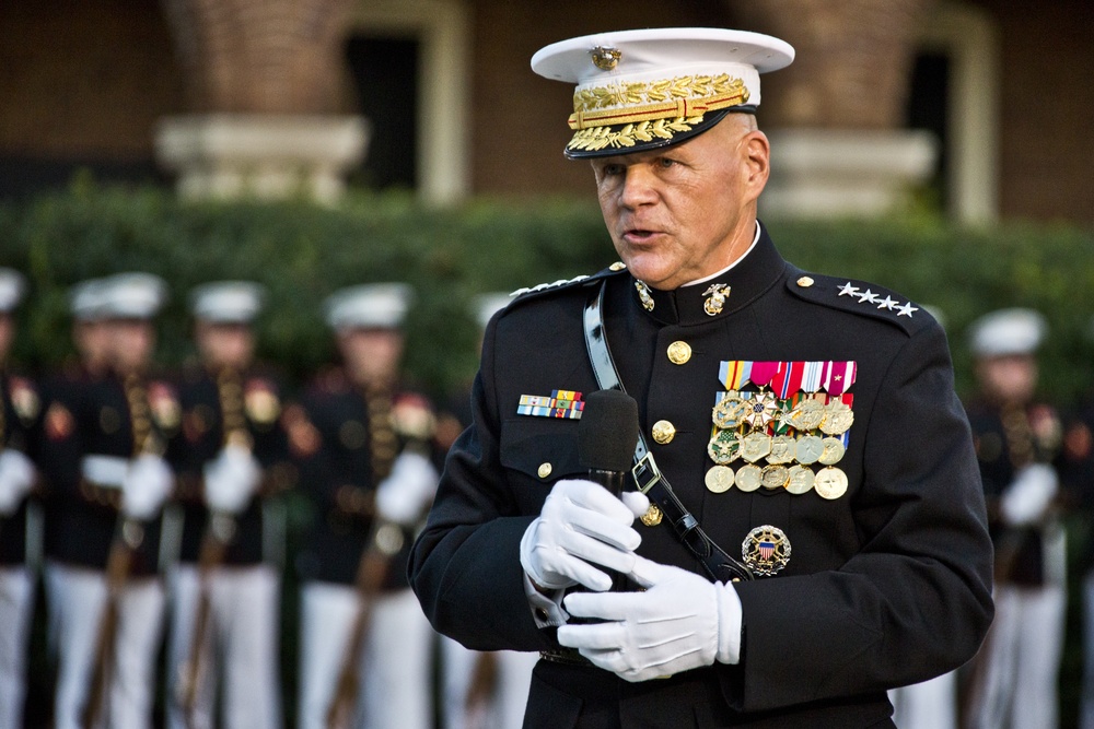 DVIDS - Images - 36th Assistant Commandant of the Marine Corps visits  Marines with 1/10 [Image 12 of 13]