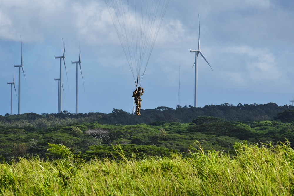Special Operations Command Pacific Conduct Static Line and Free Fall Jumps Over Oahu