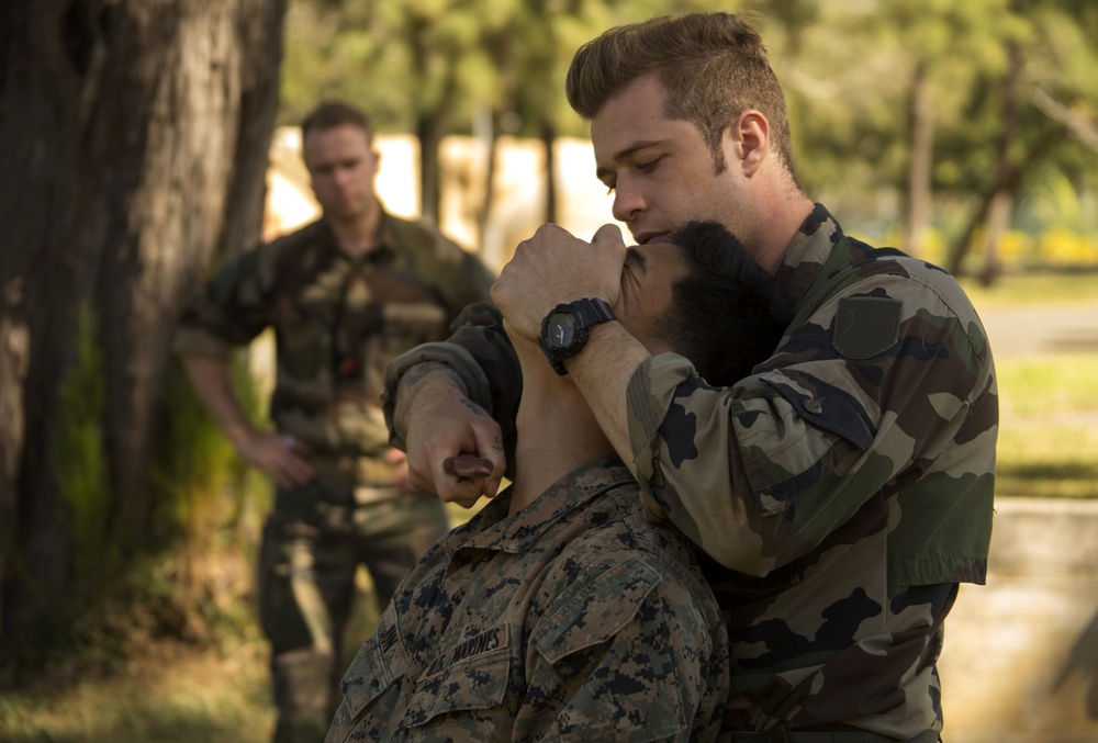 French Marines teach self-defense, tactical knife techniques