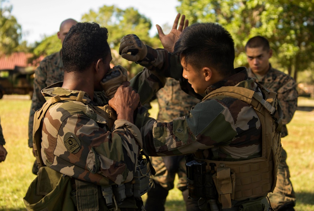 French Marines teach self-defense, tactical knife techniques