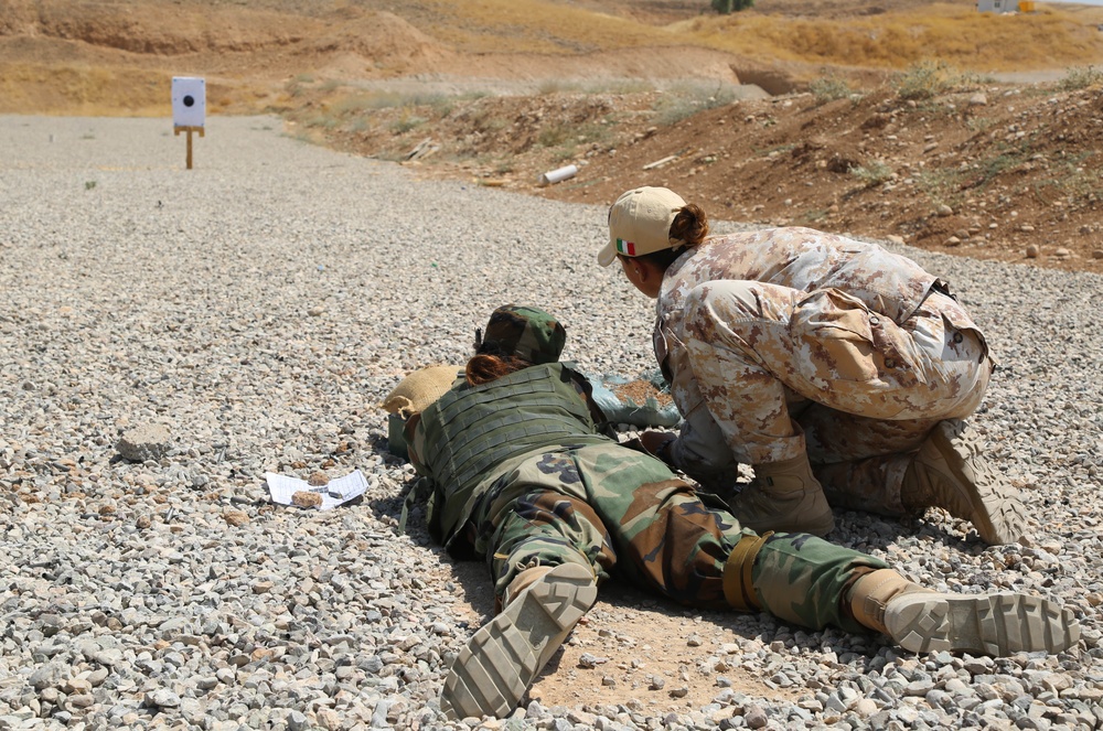 Italians train female Zeravani soldiers