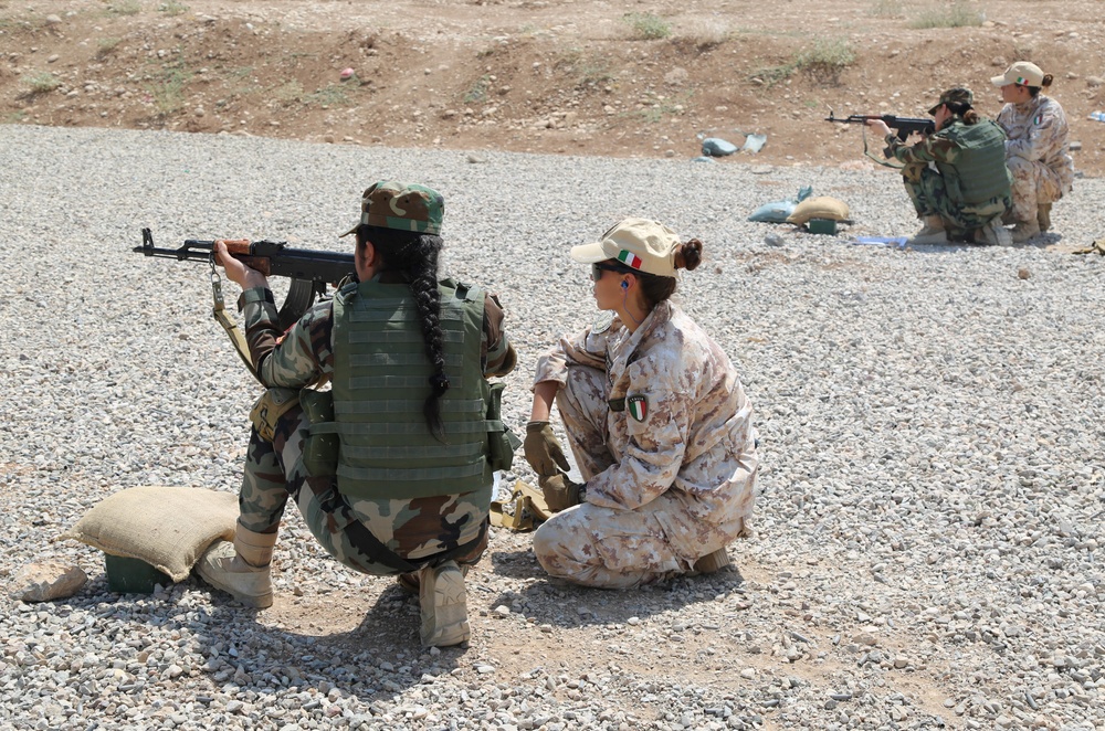 Italians train female Zeravani soldiers