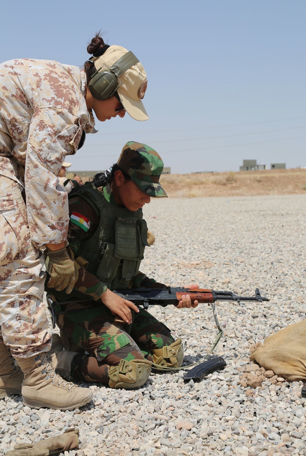 Italians train female Zeravani soldiers