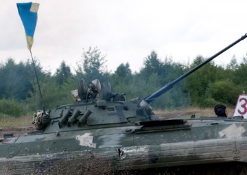 U.S. and Ukrainian Soldiers conduct BMP‐2 live‐fire exercise