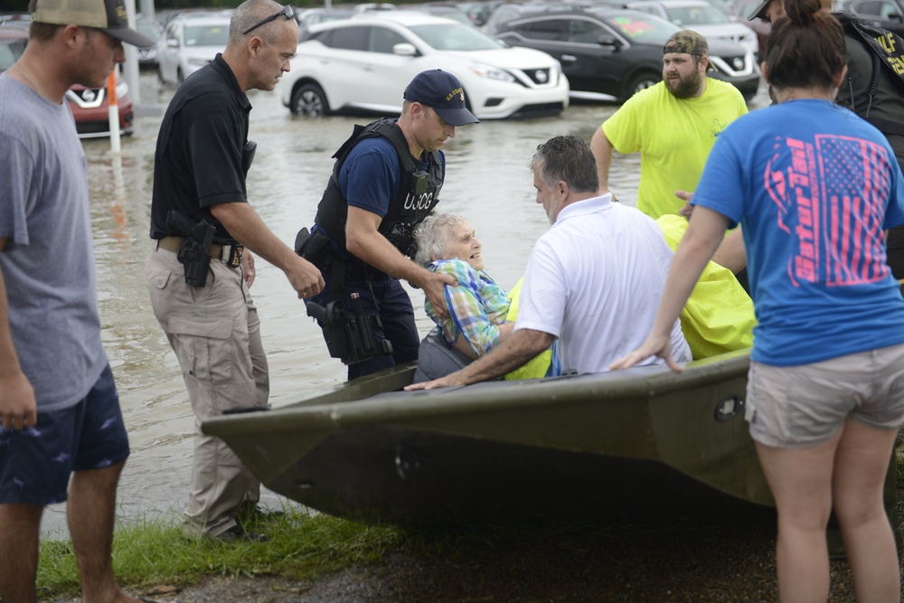 Coast Guard responds to Baton Rouge flooding