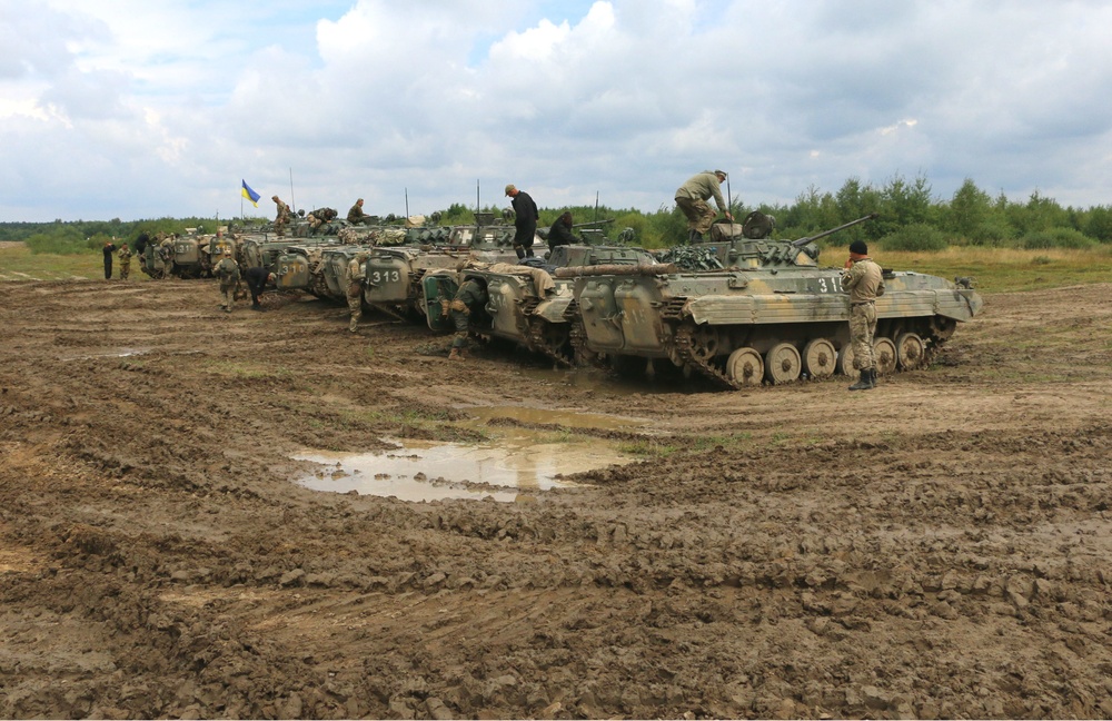 Mustangs improve Ukrainians gunnery skills and crew drill