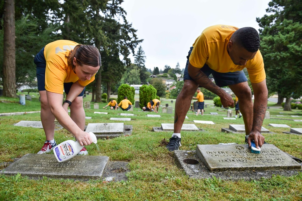 USS Turner Joy Legacy Academy cleans Ivy Green Cemetery