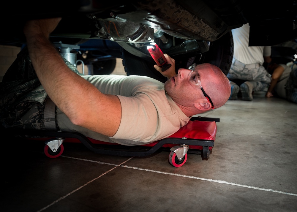 Vehicle mechanic students at Naval Construction Training Center