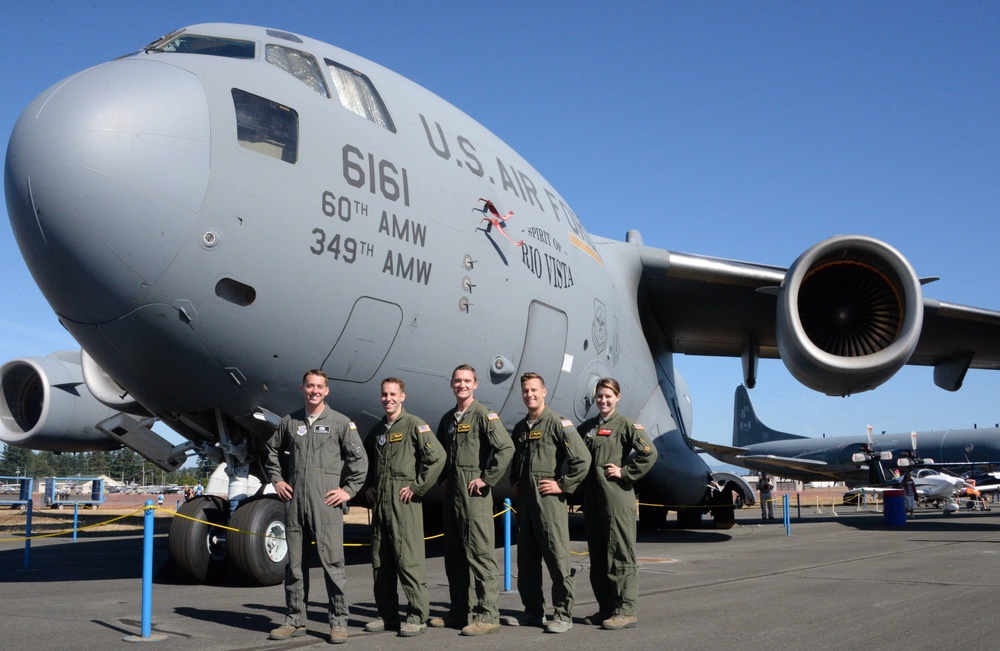 BEEliners stand out at Abbotsford International Air Show