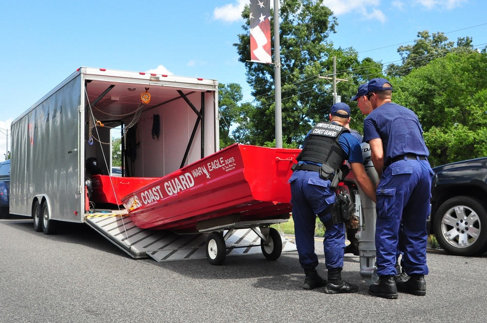 Coast Guard crews respond to Louisiana flooding