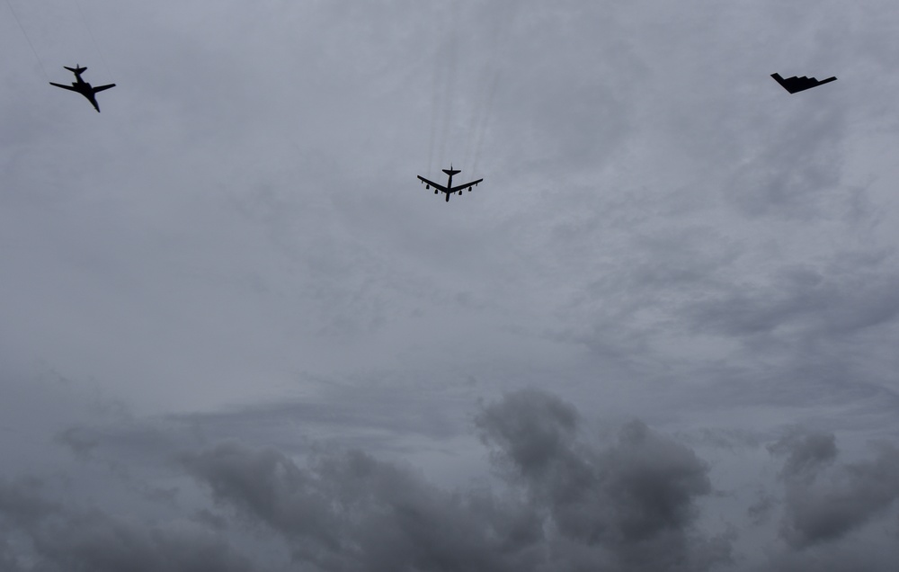 B-52, B-1, B-2s participate in first integrated bomber operation in USPACOM AOR