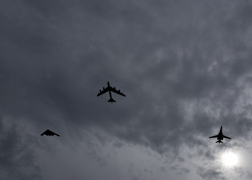 B-52, B-1, B-2s participate in first integrated bomber operation in USPACOM AOR