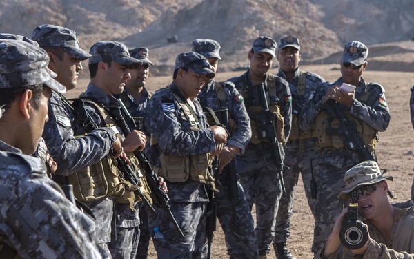 SCT-J Marines train Jordanian Marines