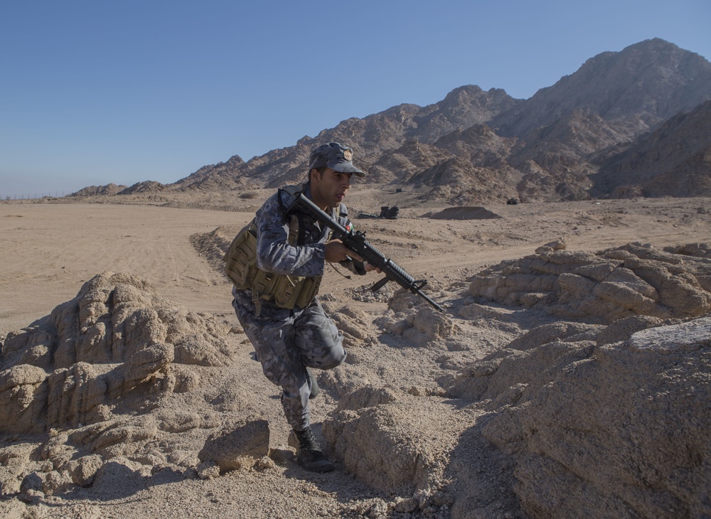 SCT-J Marines train Jordanian Marines