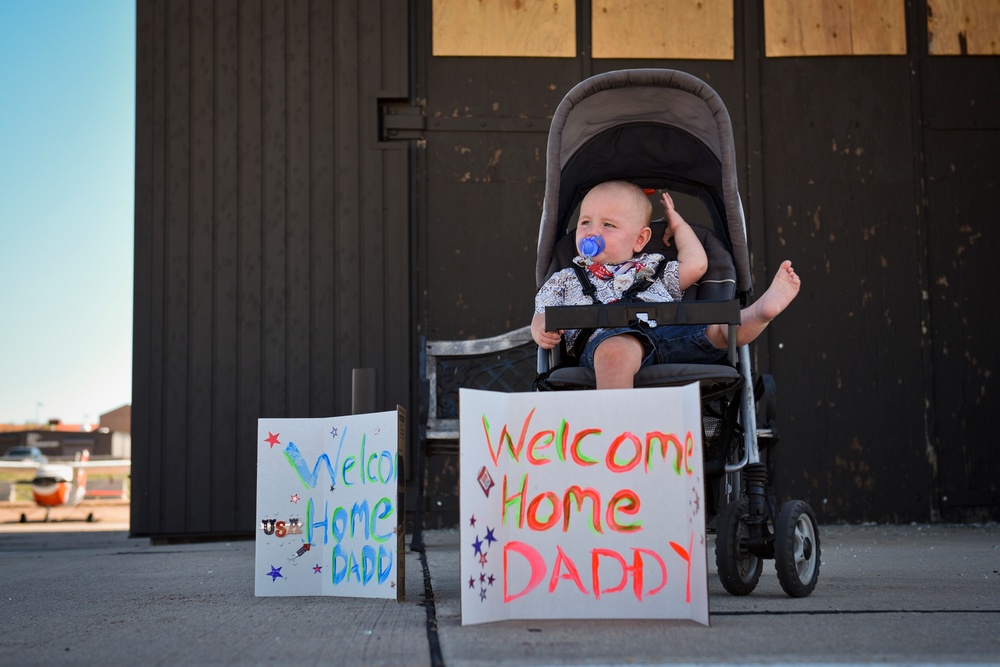 Peterson AFB welcomes home deployed Airmen