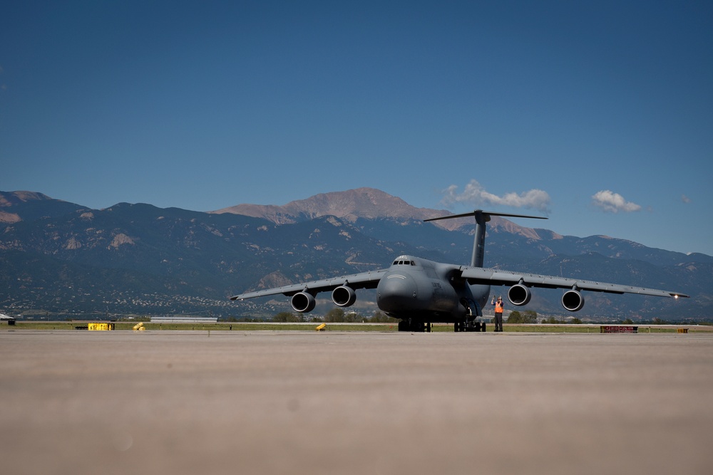 Peterson AFB welcomes home deployed Airmen