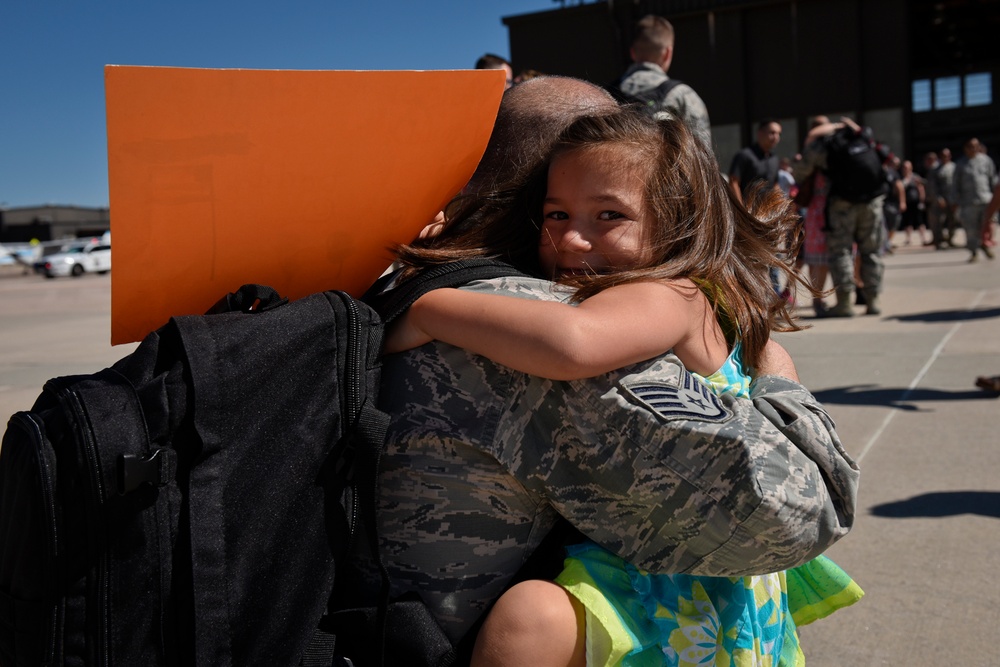 Peterson AFB welcomes home deployed Airmen