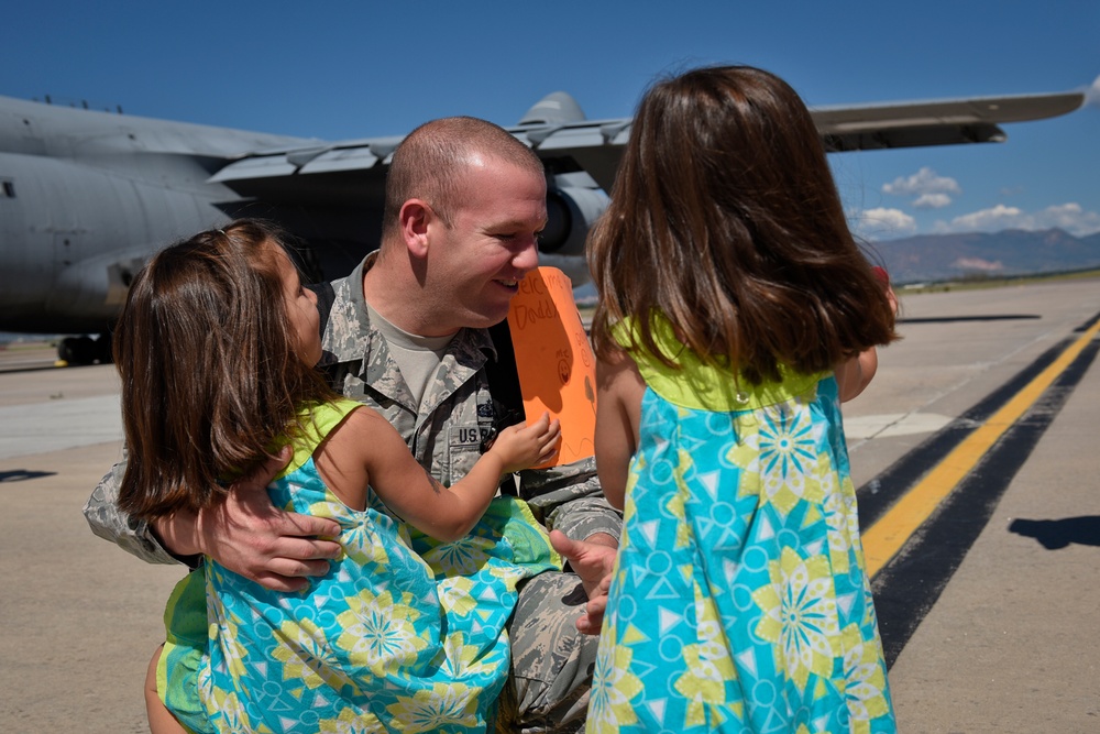 Peterson AFB welcomes home deployed Airmen