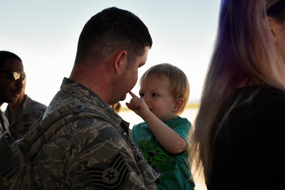 Peterson AFB welcomes home deployed Airmen