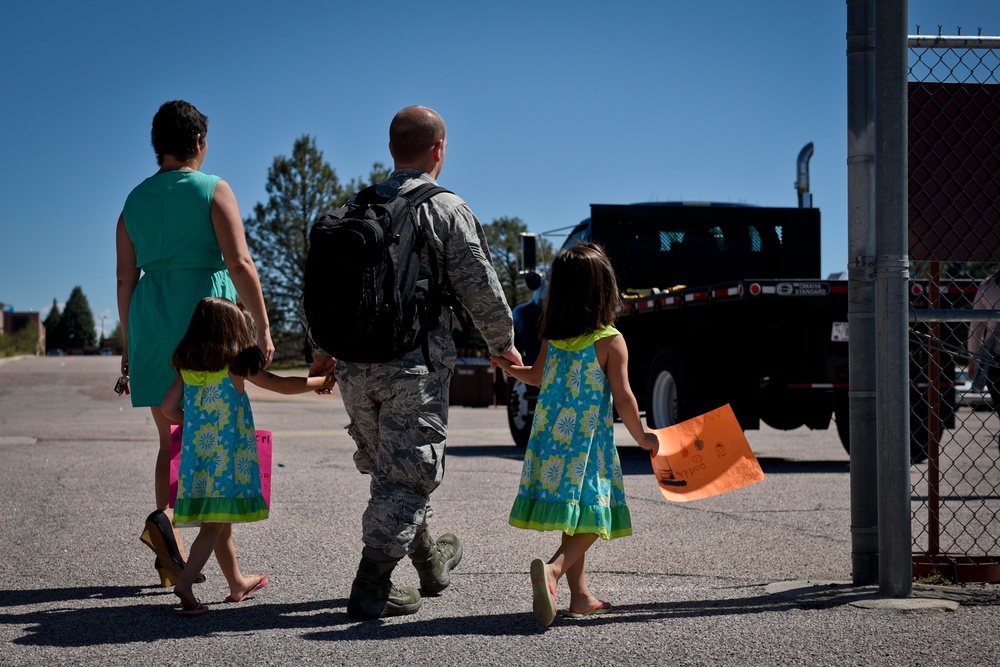 Peterson AFB welcomes home deployed Airmen