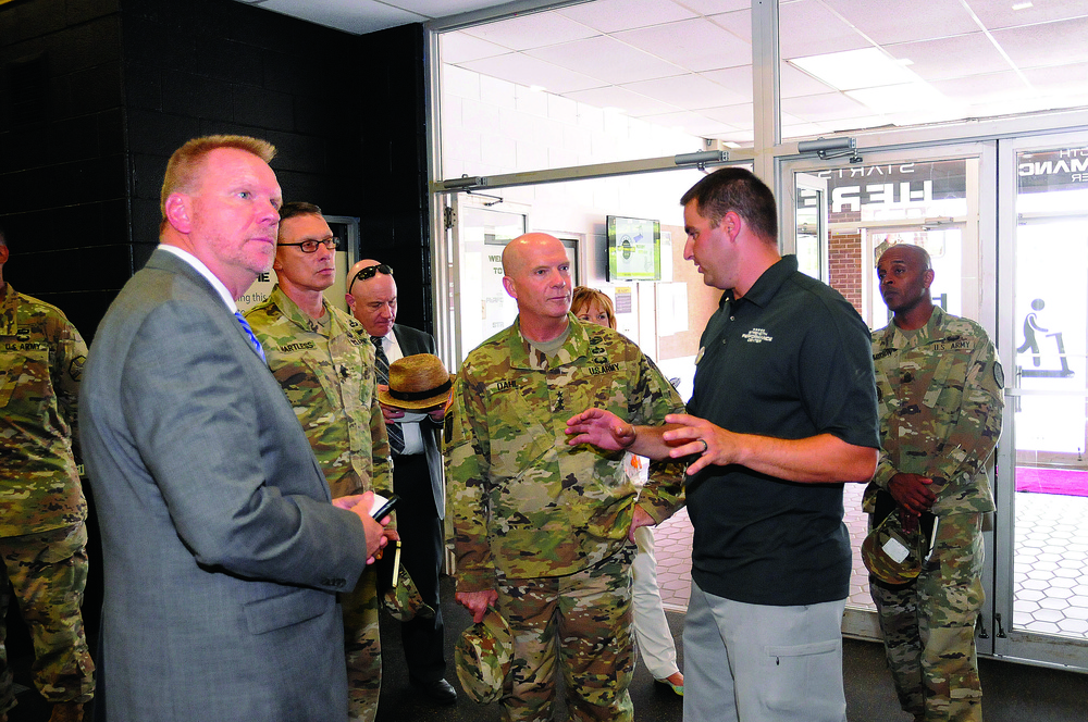 IMCOM commanding general visits Fort Lee