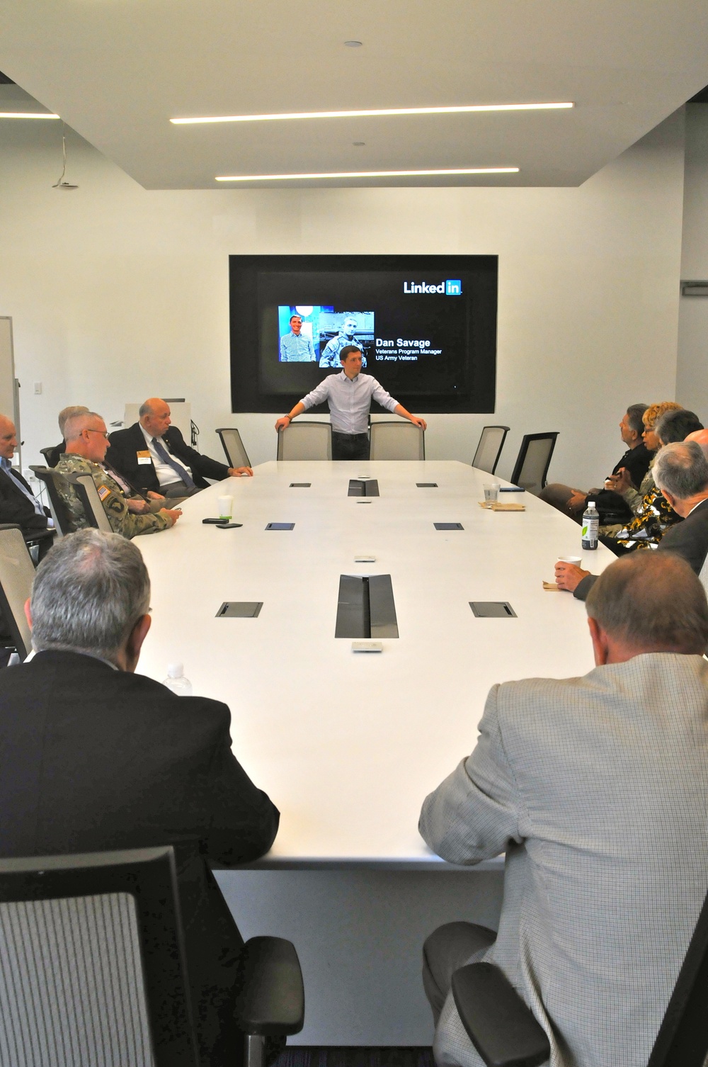 Army Reserve Ambassadors briefed on LinkedIn veteran initiatives