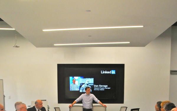 Army Reserve Ambassadors briefed on LinkedIn veteran initiatives