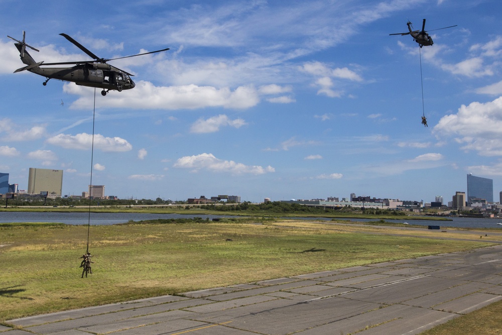 TACP Airmen give SPIES demo at Atlantic City Airshow