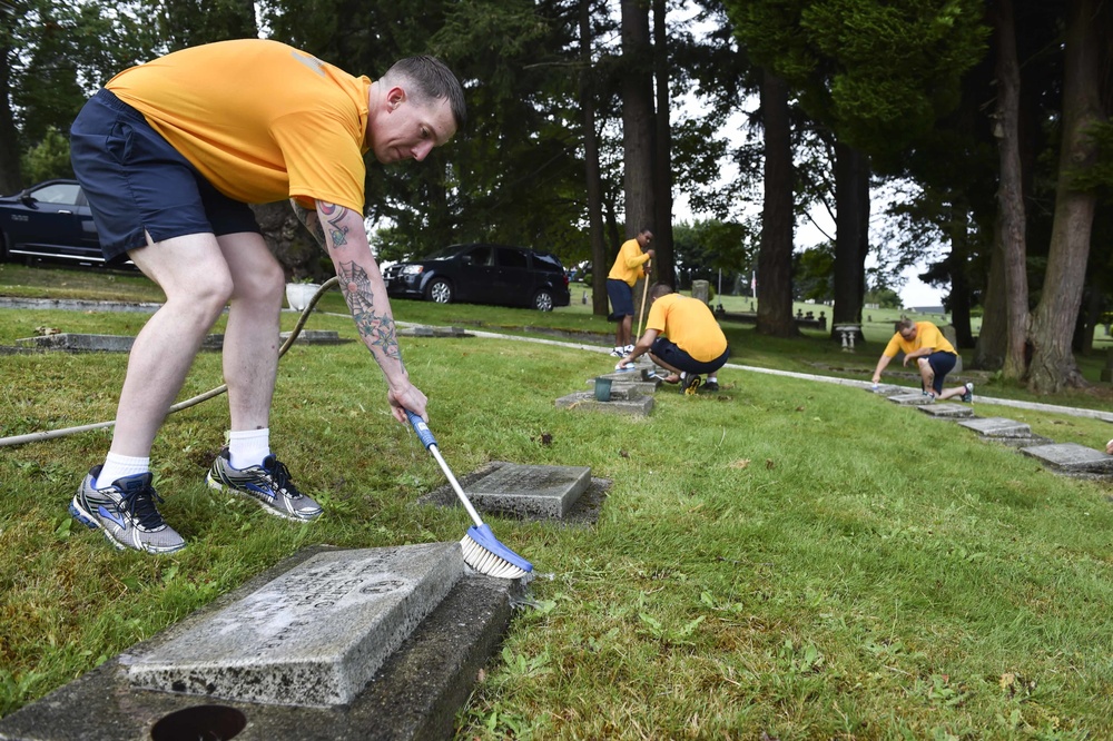 USS Turner Joy Legacy Academy cleans Ivy Green Cemetery