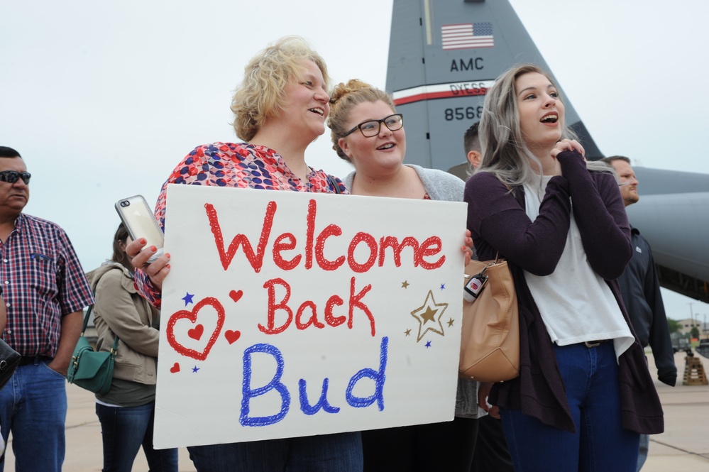 Dyess Airmen return home