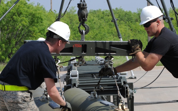First quarterly bomb build competition showcases skills of 7th MUNS Airmen