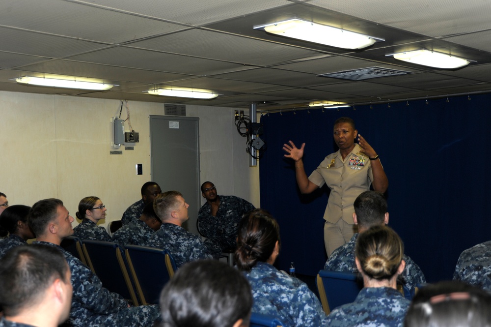 MPT&amp;E Fleet Master Chief Beldo visits with Chiefs and Chief Selectees aboard USS Gerald R. Ford.