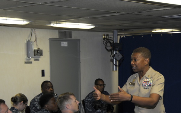 MPT&amp;E Fleet Master Chief Beldo visits with Chiefs and Chief Selectees aboard USS Gerald R. Ford.