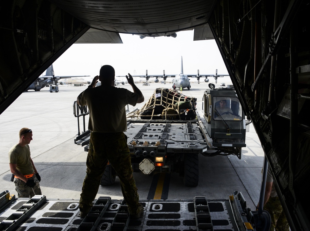 914th AW’s C-130s say final goodbye to AUAB