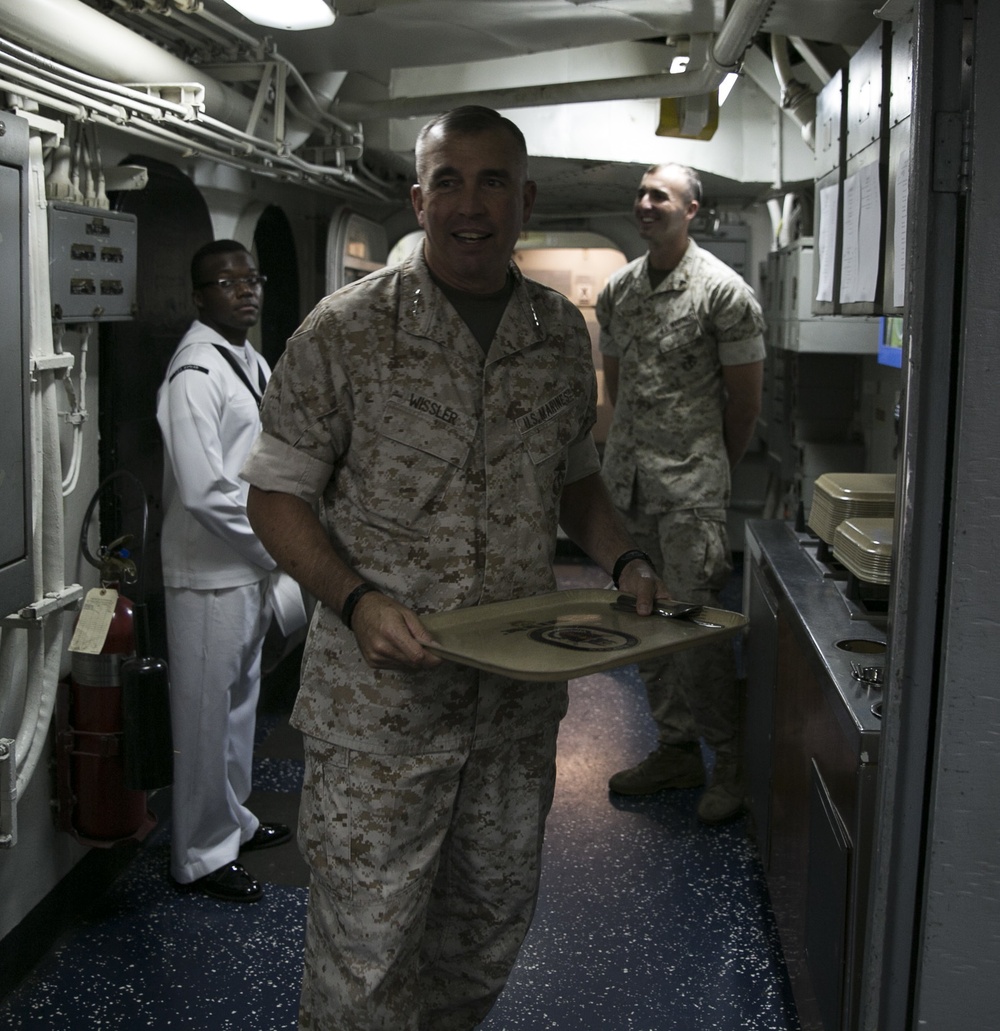Commander, U.S. Marine Corps Forces Command visits USS Bataan during Bold Alligator 16