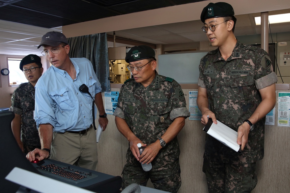 ROK General Tours USNS Soderman