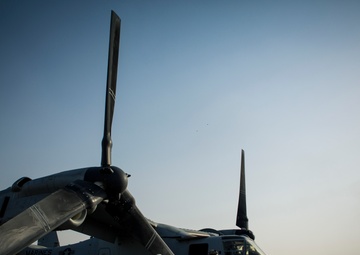 USAFCENT, CFAC Commander visits SPMAGTF-CR-CC Marines