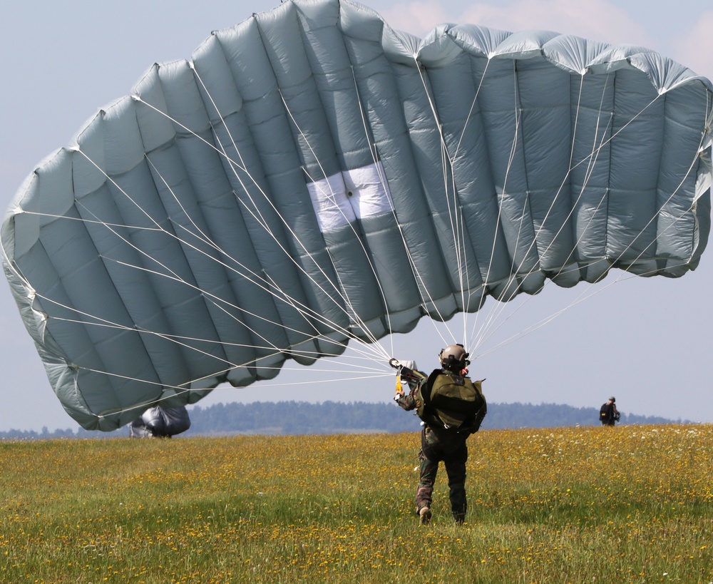 ARNG Helicopter Taskforce hones skills with SOCEUR