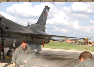 Lone Star Gunfighter soars at Pentagon