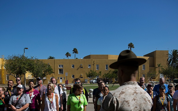 Pacific Northwest high school teachers experience Marine Corps life