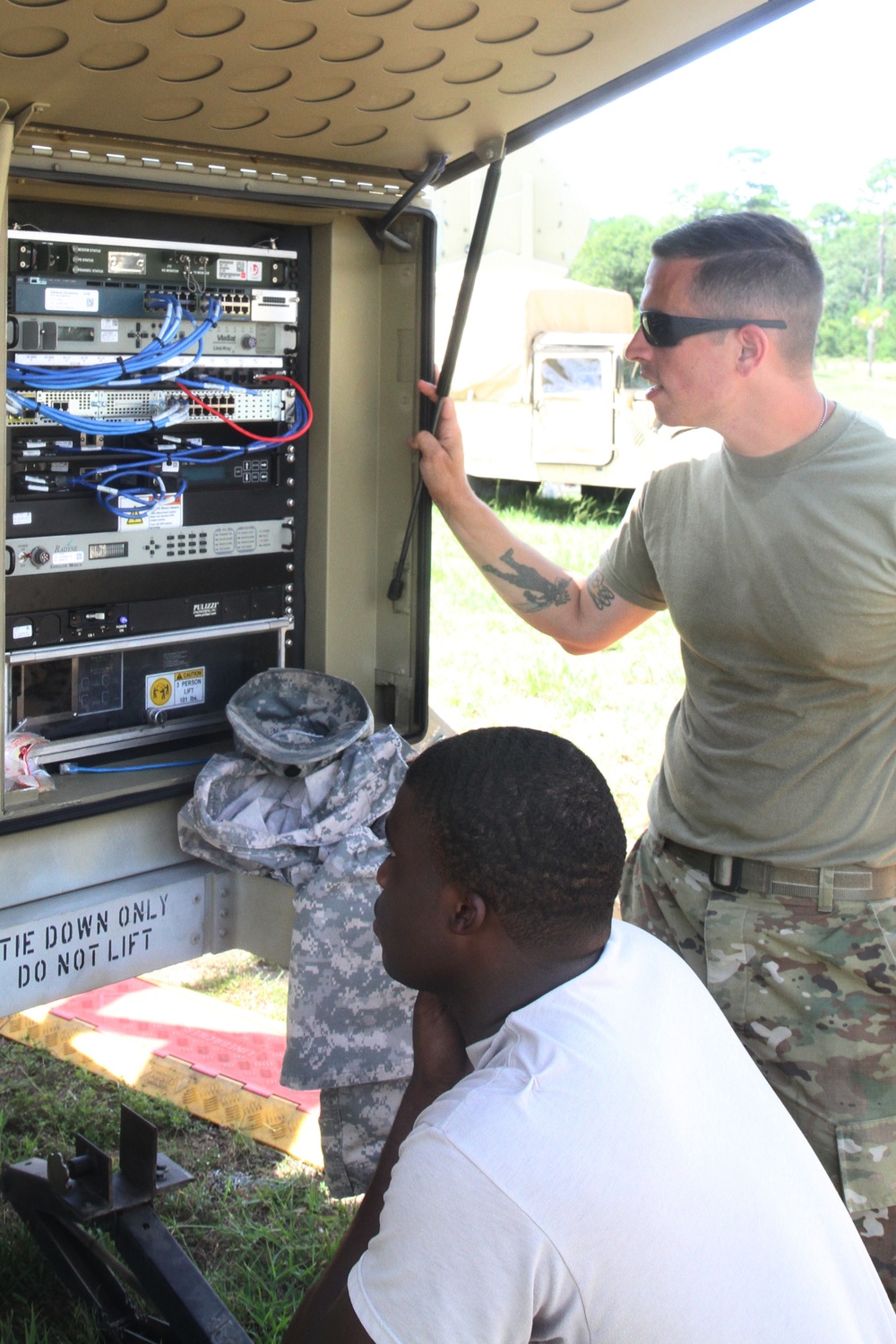 Signal Soldiers upgrade tech during brigade COMMEX