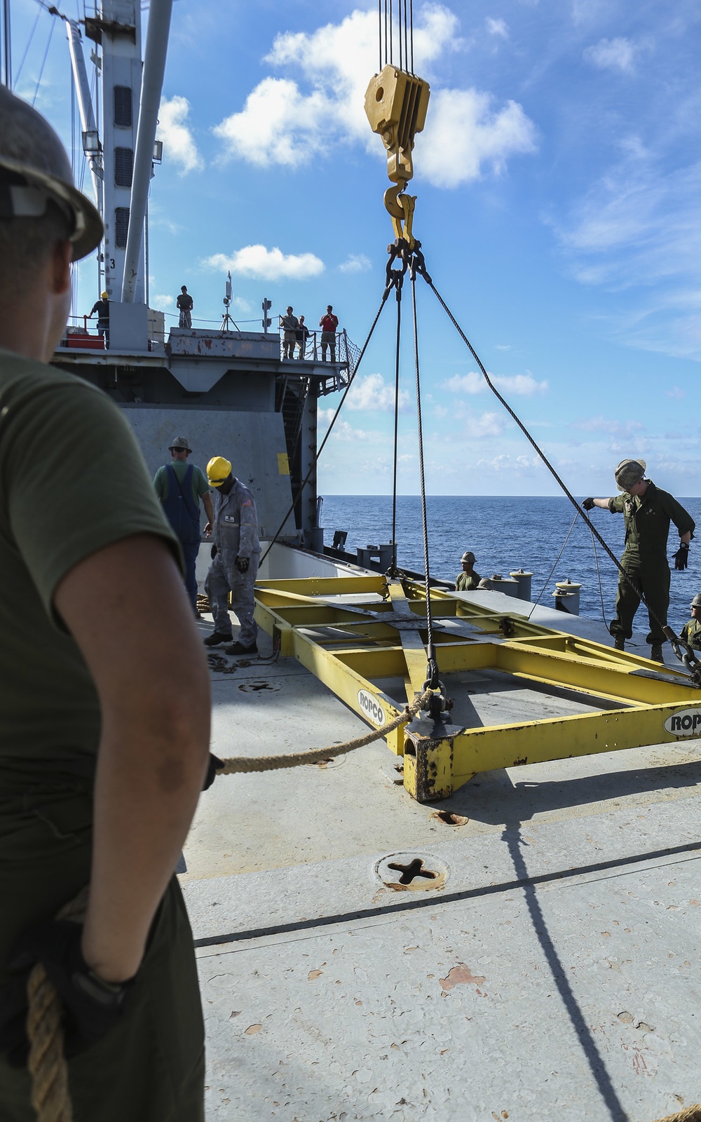 Marines conduct crane operations during exercise Bold Alligator 16
