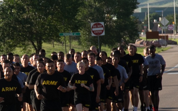 Combat Readiness Center CSM visits Fort Carson