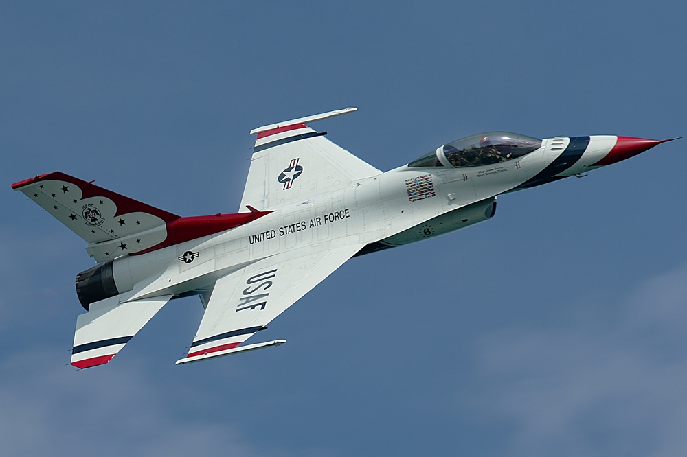 Thunderbirds perform at Chicago Air and Water Show